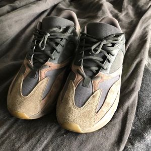 Yeezy Boost 700 Mauve